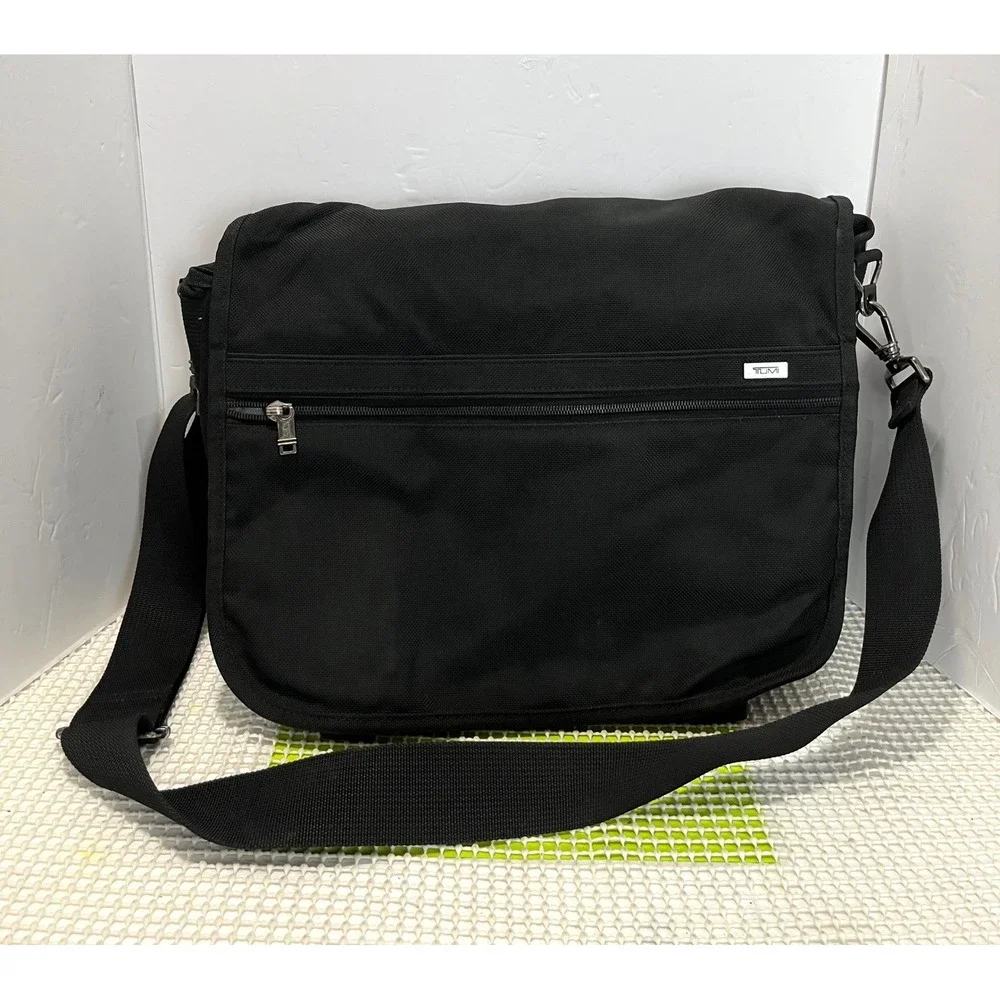Tumi Alpha Ballistic Nylon Messenger Bag Black Laptop Crossbody 26091D4